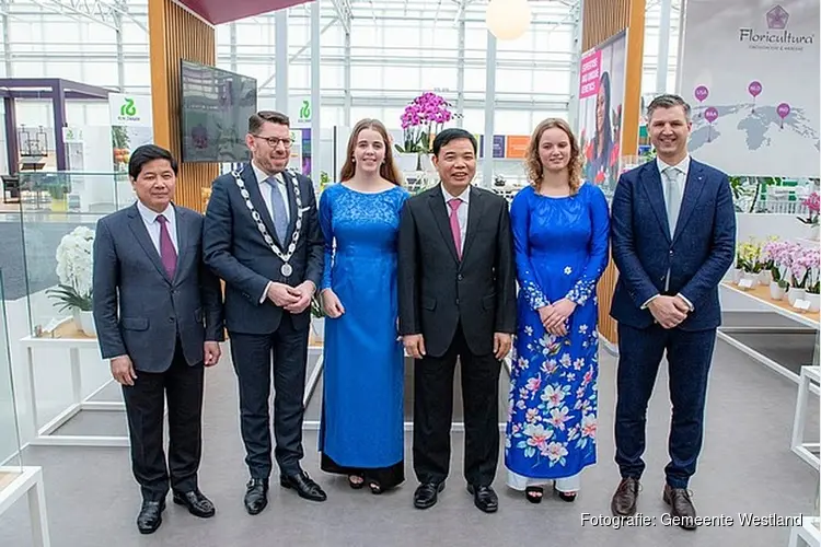 Vietnamese Minister van Landbouw bezoekt World Horti Center
