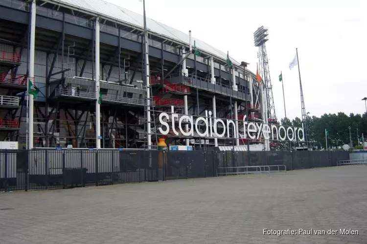 Debutant Özyakup drukt stempel bij zege Feyenoord