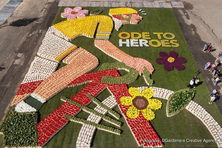 Sierteeltsector eert vrouwenfietsen met bloemenmozaïek van 1000 m² langs route Tour de France Femmes door het Westland