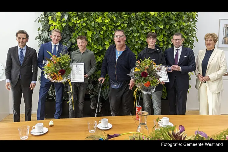 Pim en Joey (14 en 15) geëerd met bronzen medailles van Koninklijke Maatschappij tot Redding van Drenkelingen