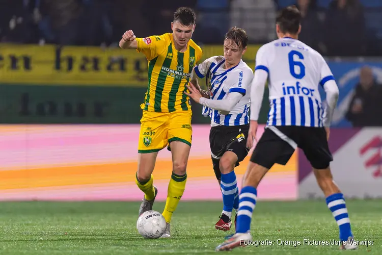 ADO Den Haag bezorgt jarige trainer mooi cadeau in Eindhoven